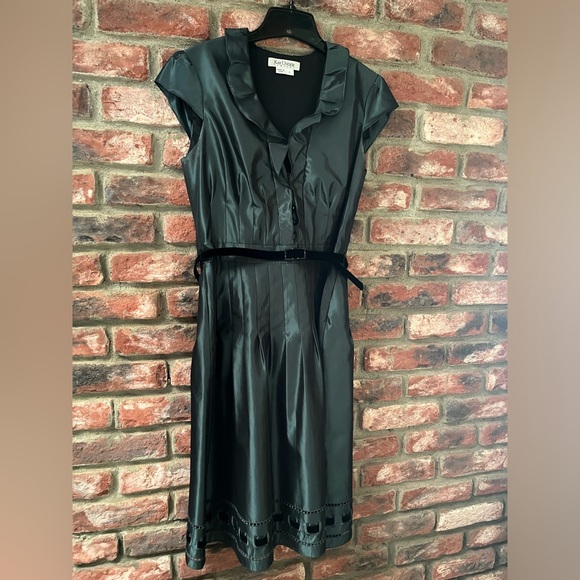 Gorgeous Green Kay Unger Silk Satin Cocktail Dress with Velvet Ribbon - Picture 1 of 5